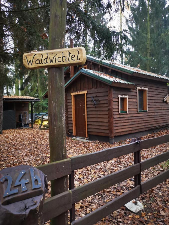 Holzhaus Waldwichtel am Wald und See Neuruppin Exterior foto